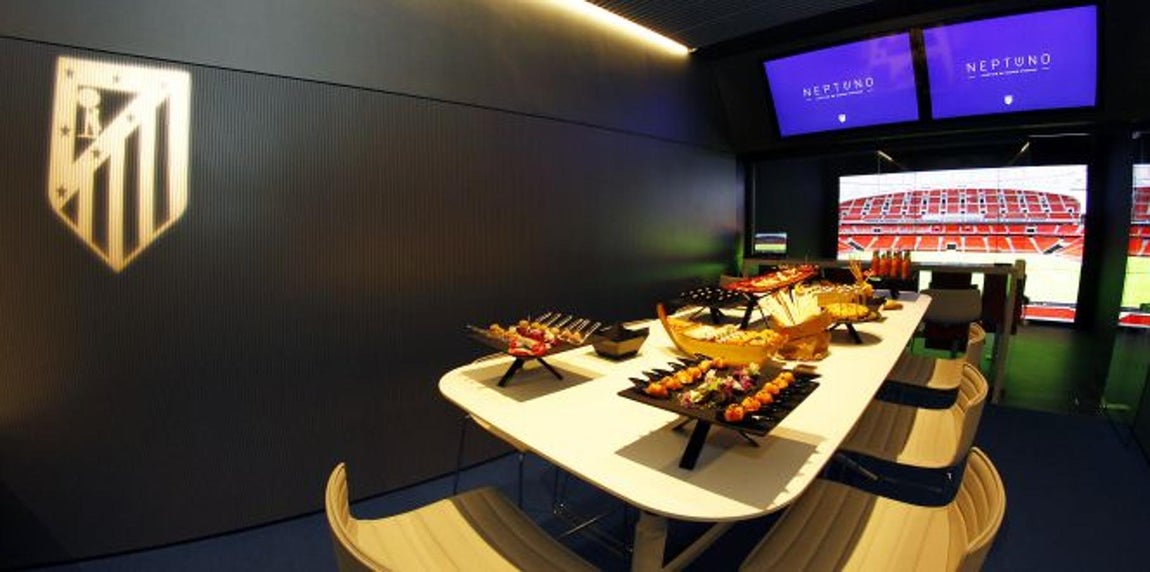 Wanda Metropolitano. Una de las principales apuestas del proyecto del Atlético de Madrid es la gastronomía, cuenta con un servicio de catering de la lujosa empresa americana Centerplate, contratada en eventos deportivos de la talla de la Super Bowl. Además, el recinto tiene cocina de más de 1.000 metros cuadrados que dará la posibilidad a los trabajadores de servir platos recién hechos y menús personalizados.