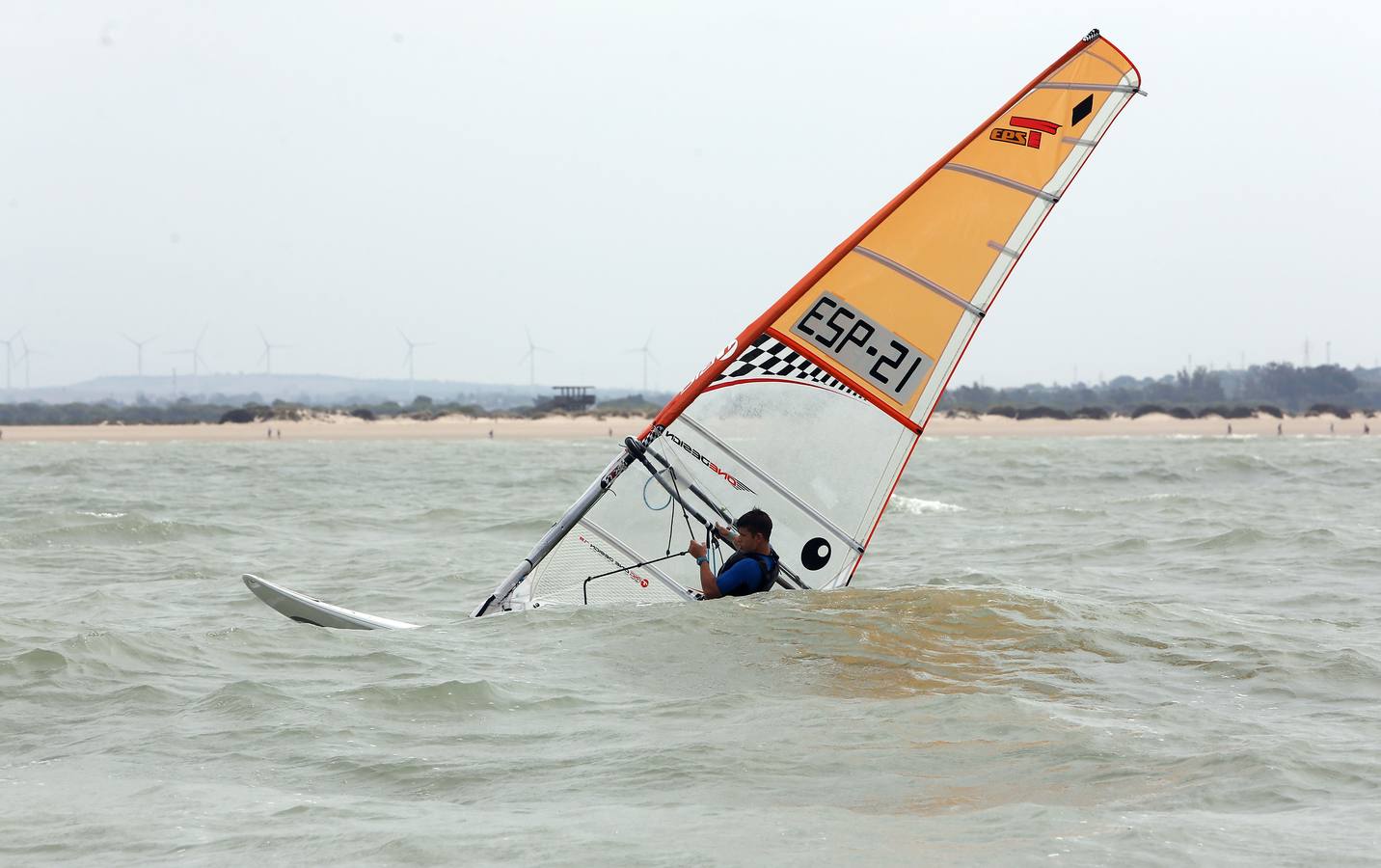 Campeonatos de España de Windsurfing y Catamarán en El Puerto