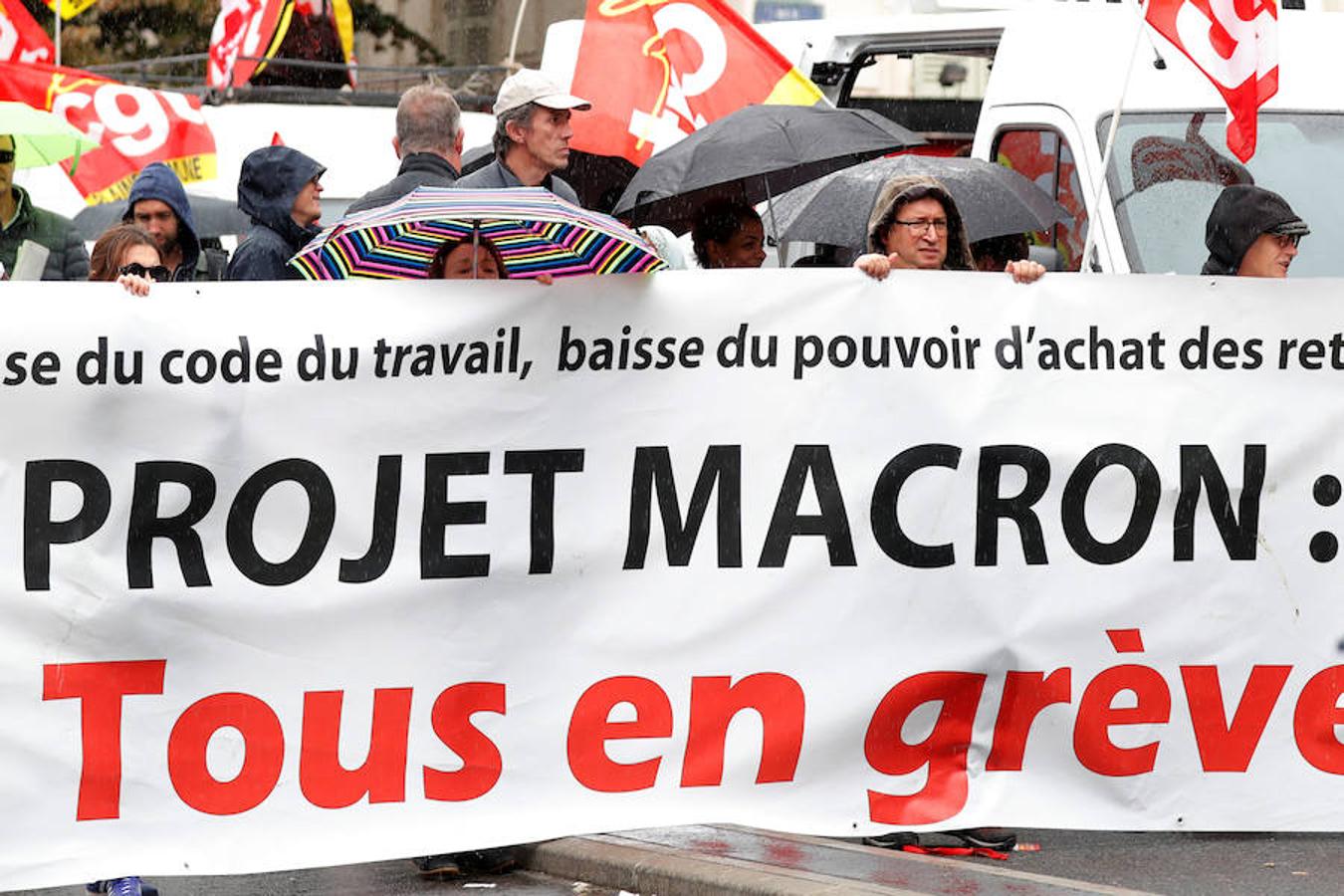 «Todos en huelga por la reforma laboral del Emmanuel Macron». 