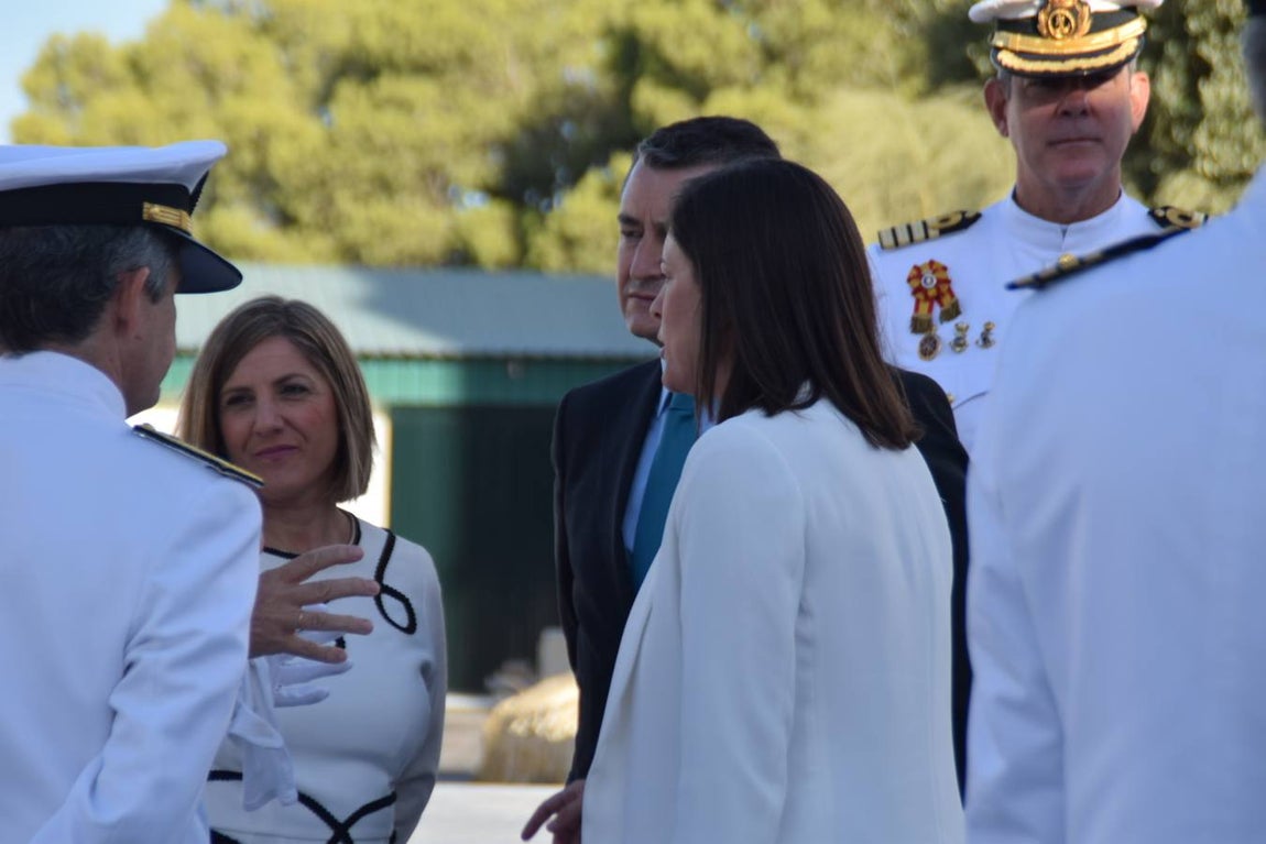 Don Felipe descubre la placa que inaugura el Laboratorio de Hora