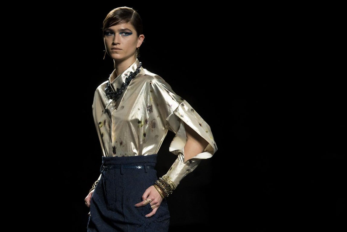 Ana Locking se atreve con todo y demuestra pasarela tras pasarela que no tiene límites. 