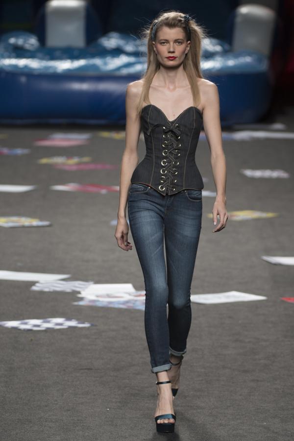 Esta colección, con el título «Blue Vendela», se vuelve más vaquera. 