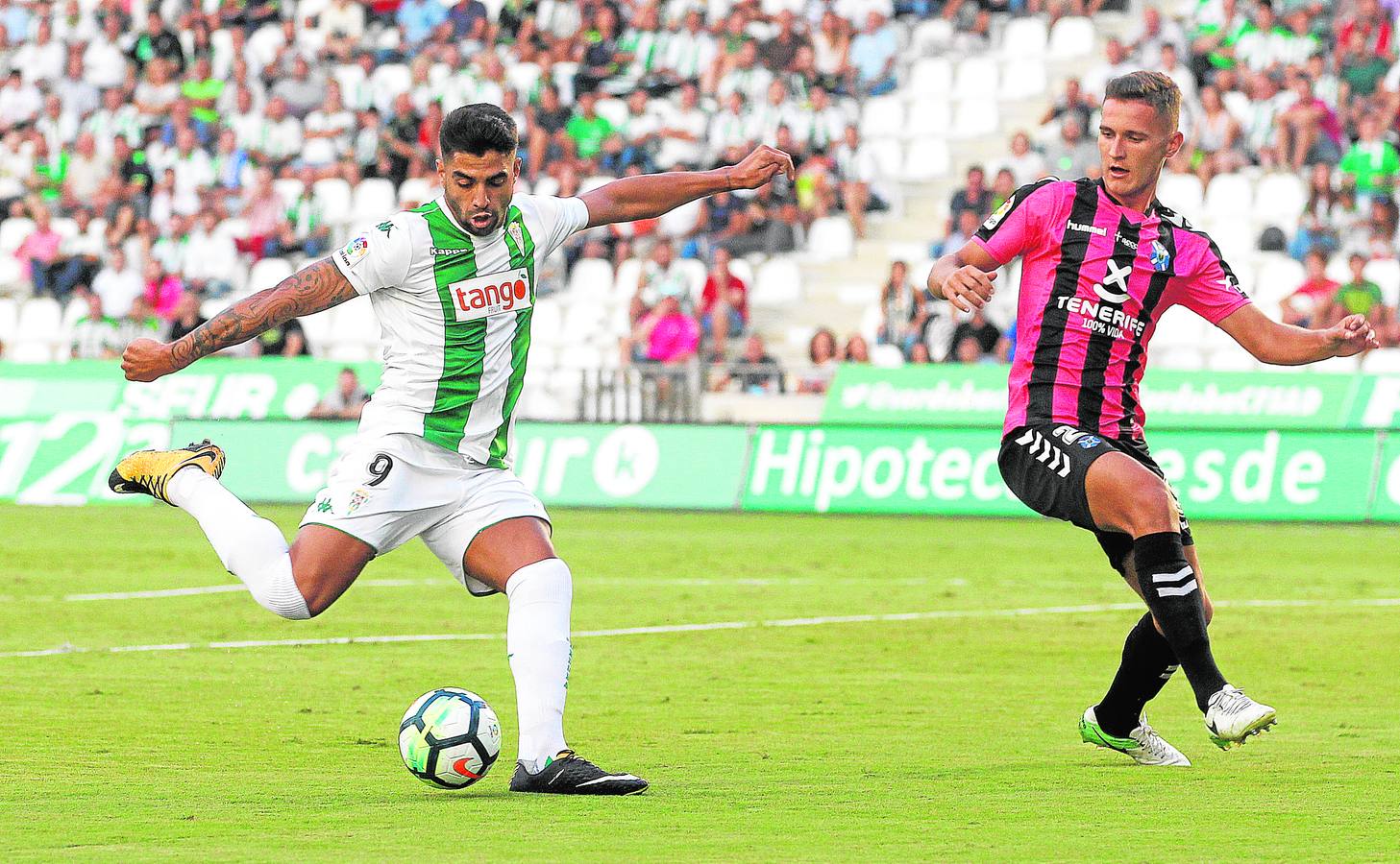 El Córdoba-Tenerife, en imágenes