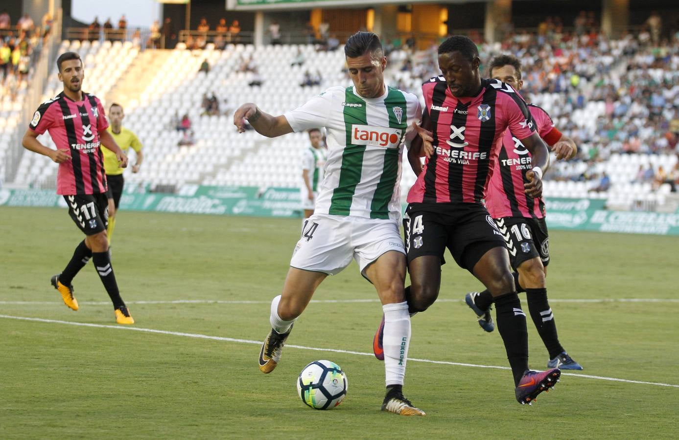 El Córdoba-Tenerife, en imágenes