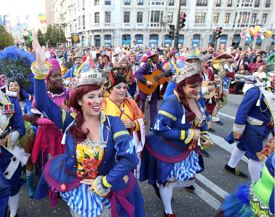 FOTOS: Oviedo en fiestas suena a Cádiz en carnaval