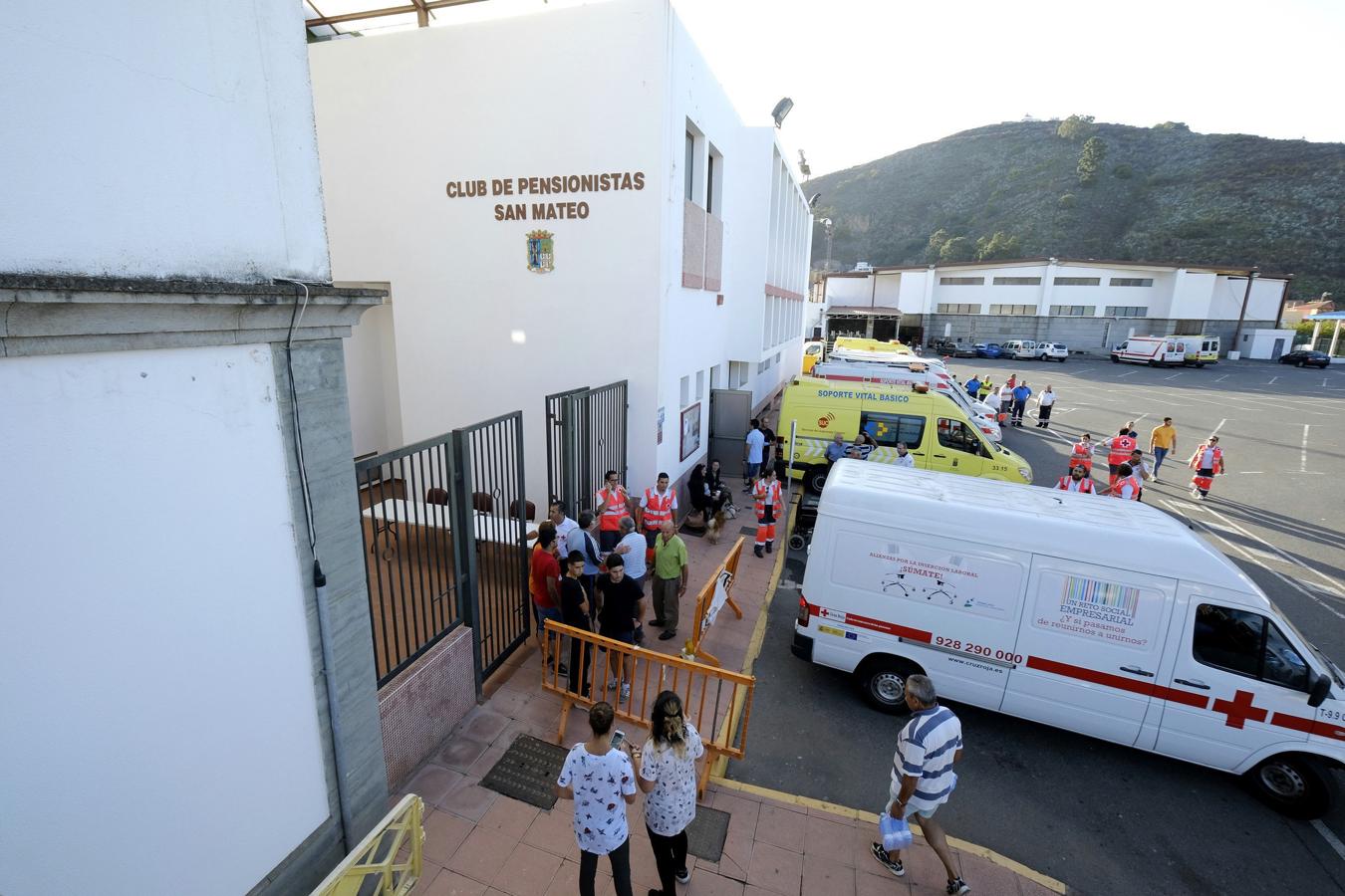 Un incendio en Gran Canaria obliga a desalojar a 800 personas