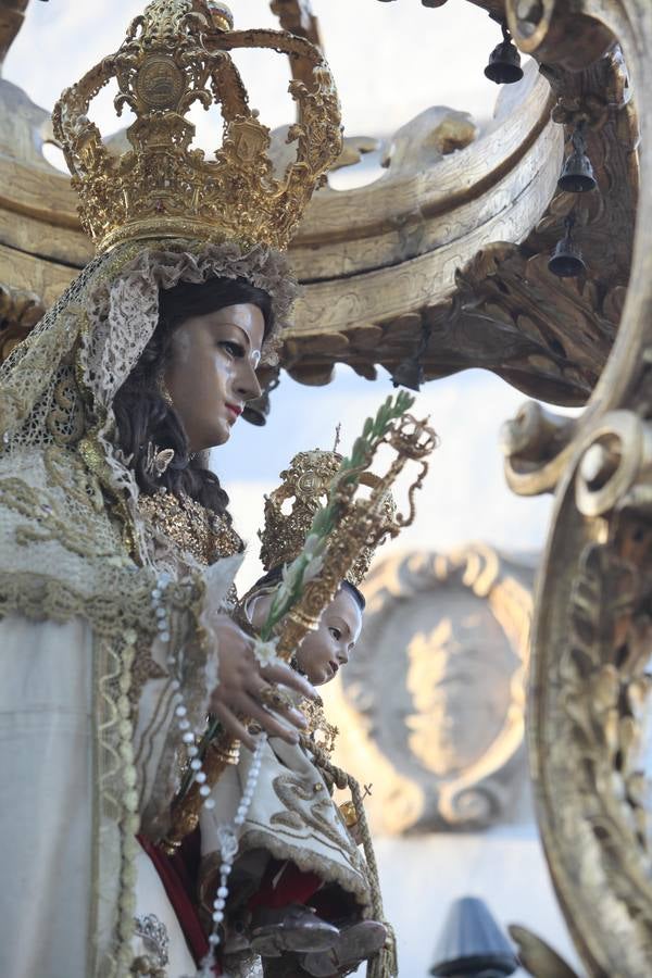 La procesión de Nuestra Señora del Socorro por Córdoba, en imágenes