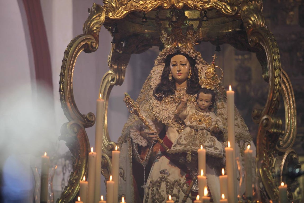 La procesión de Nuestra Señora del Socorro por Córdoba, en imágenes