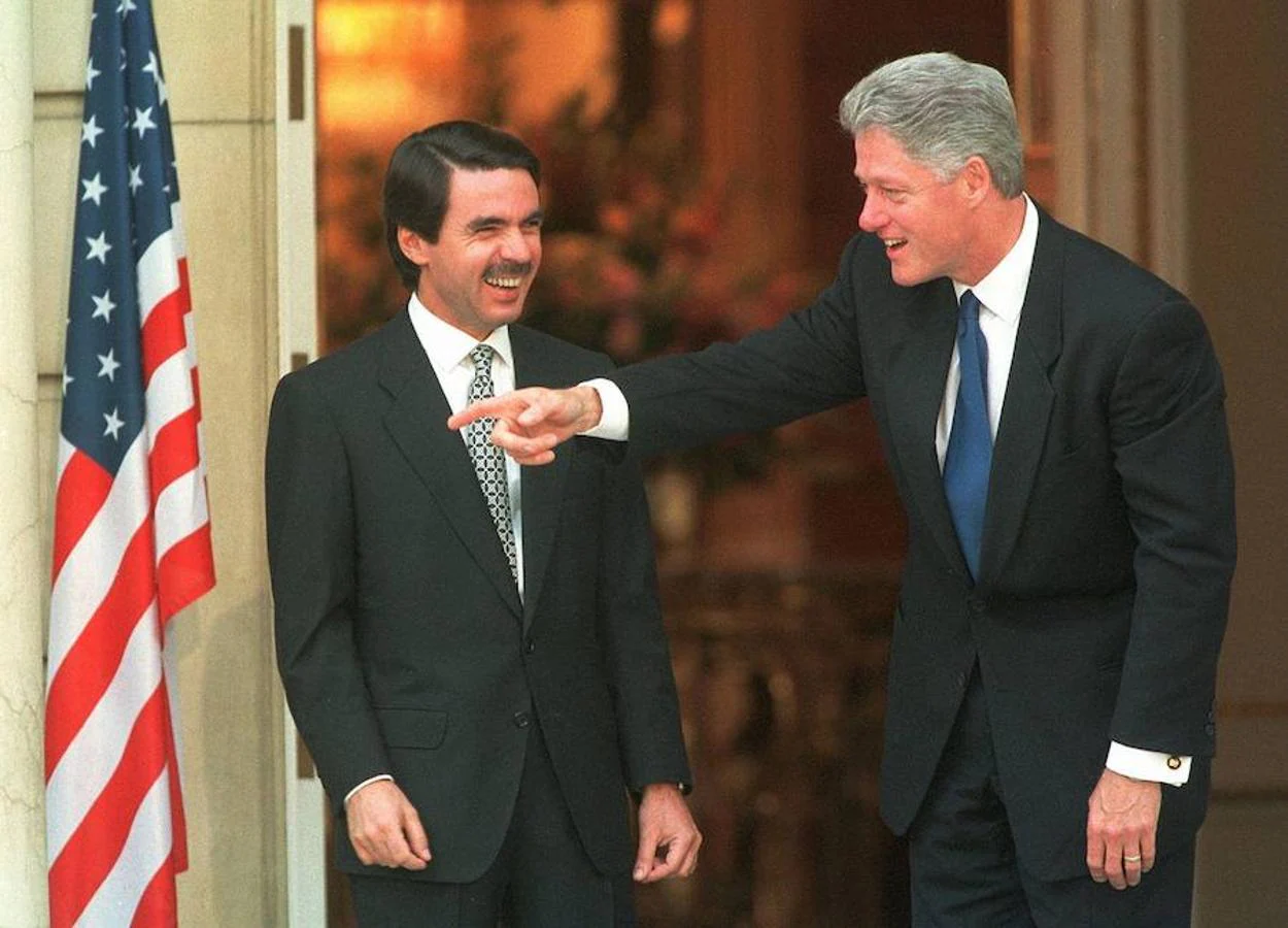 Clinton volvió a España en 1997 y mantuvo una entrevista de media hora de duración con el entonces presidente del Gobierno, Jose María Aznar. Durante este tiempo, hablaron sobre la estructura de la OTAN. 