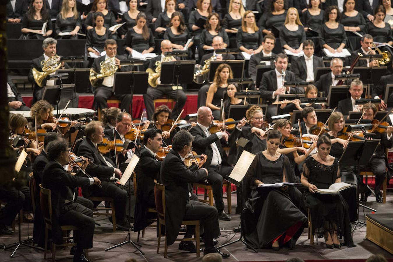 Apoteósico concierto de la orquesta y el coro del Teatro Real