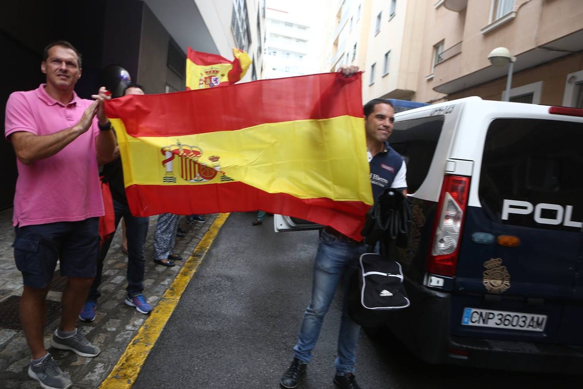 La Policía de Cádiz, despedida a lo grande en su partida hacia Cataluña