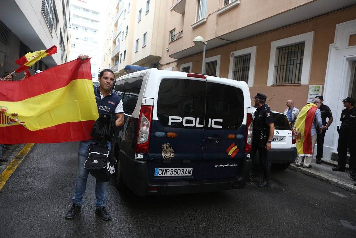 La Policía de Cádiz, despedida a lo grande en su partida hacia Cataluña