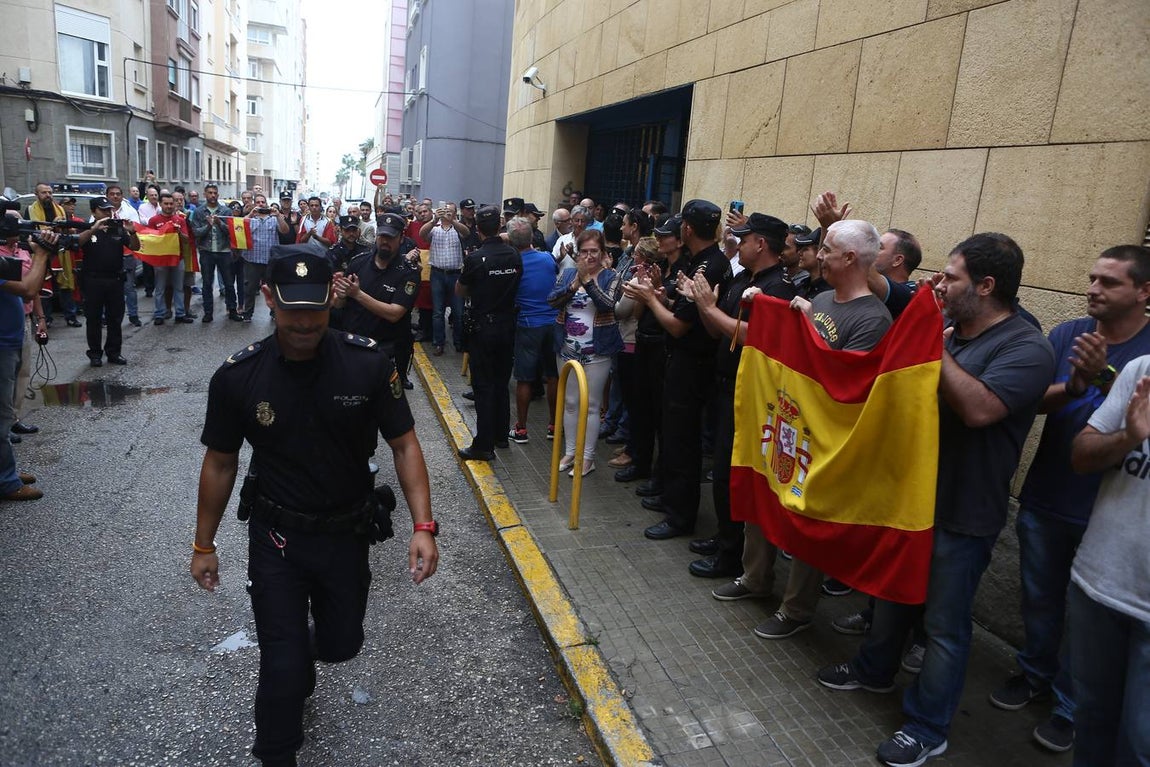 La Policía de Cádiz, despedida a lo grande en su partida hacia Cataluña