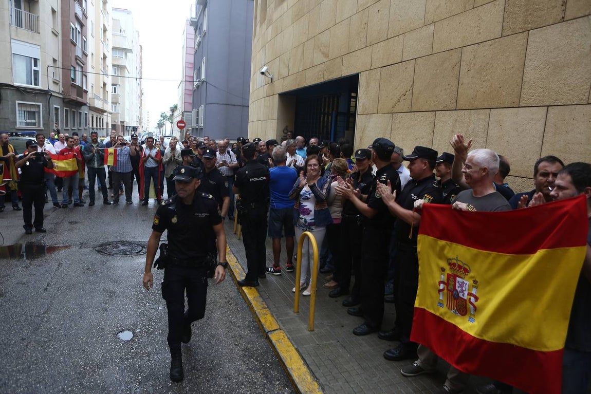 La Policía de Cádiz, despedida a lo grande en su partida hacia Cataluña