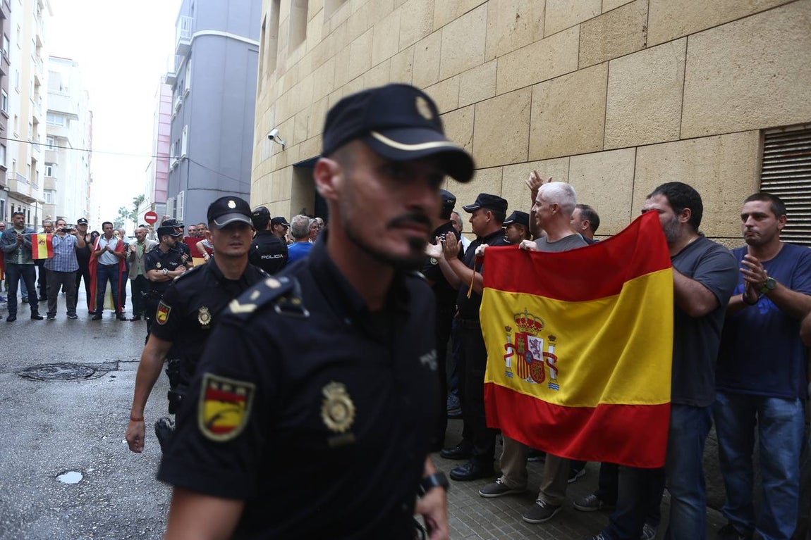 La Policía de Cádiz, despedida a lo grande en su partida hacia Cataluña