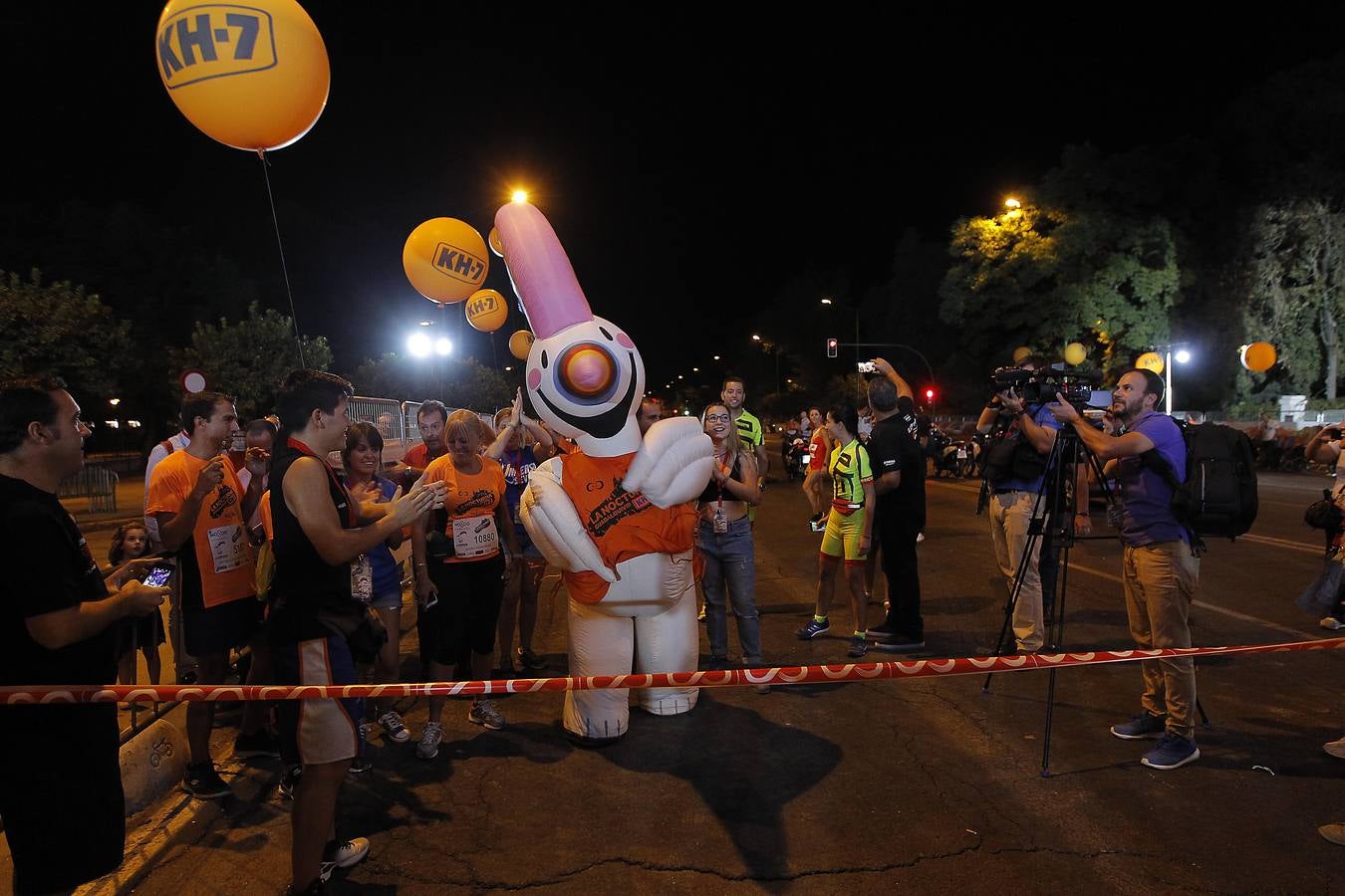 Más de 24.000 corredores han participado en la KH7 Carrera Nocturna del Guadalquivir