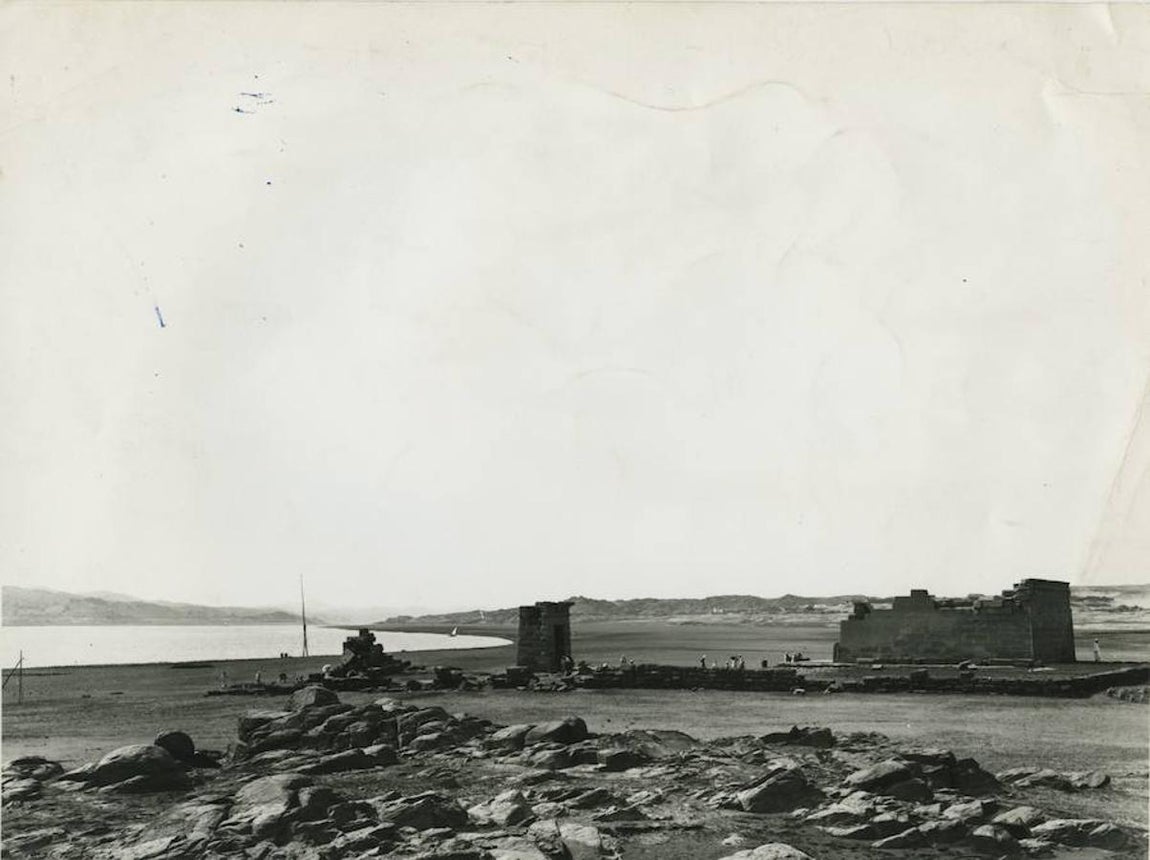 4. Nubia (Sudán), 1969. El Templo de Debod en el árido paisaje en que estuvo emplazado
