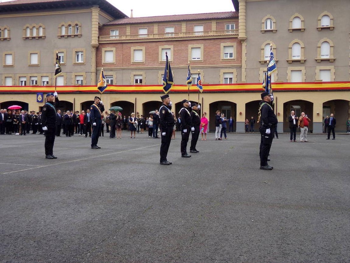 En imágenes: Emotivo acto por el Día de la Policía en Basauri, Vizcaya