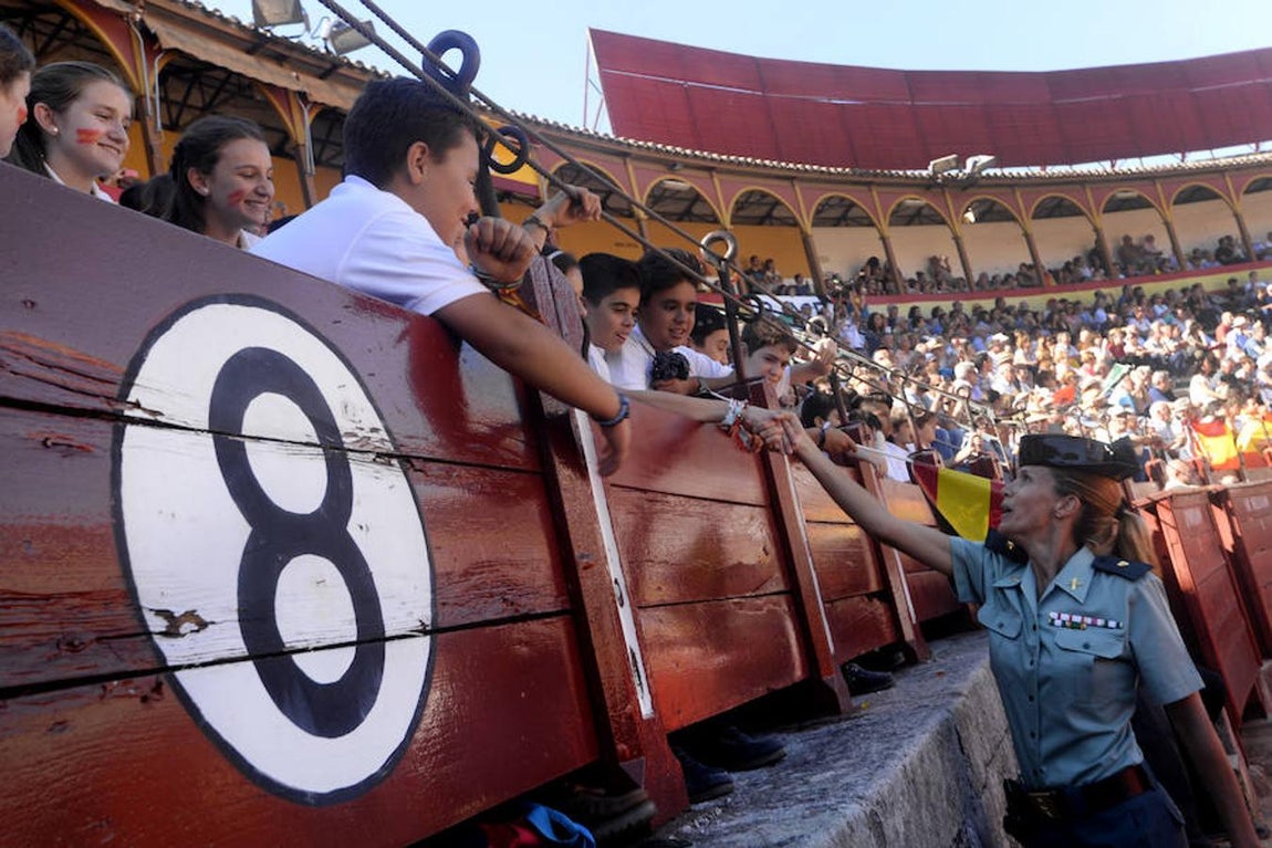 Exhibición de la Guardia Civil en la plaza de toros de Toledo