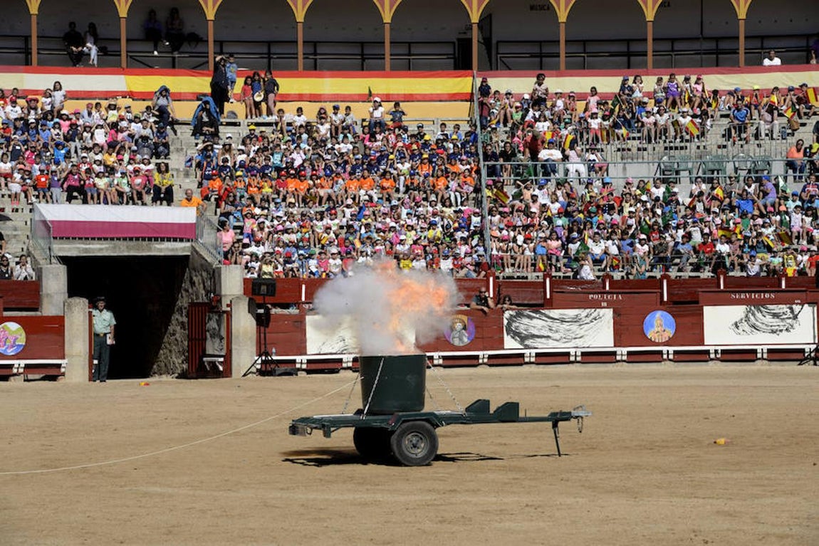 Exhibición de la Guardia Civil en la plaza de toros de Toledo