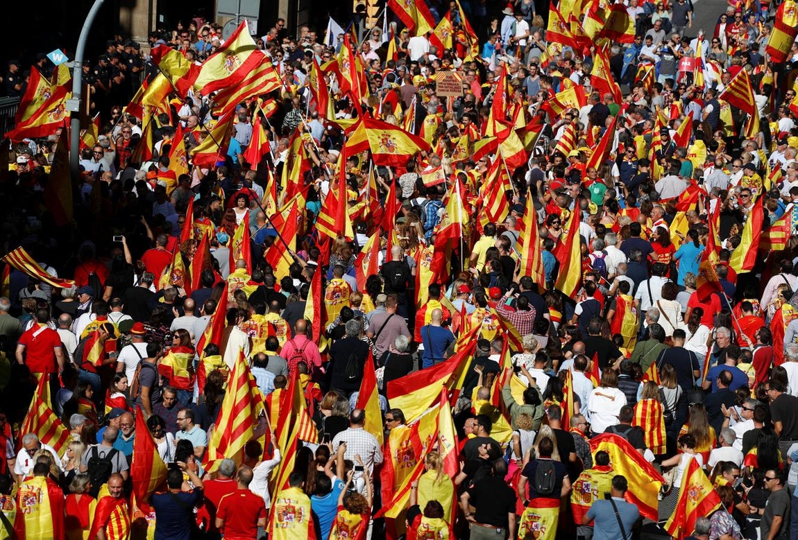 La manifestación de Barcelona por la unidad de España, en imágenes. 