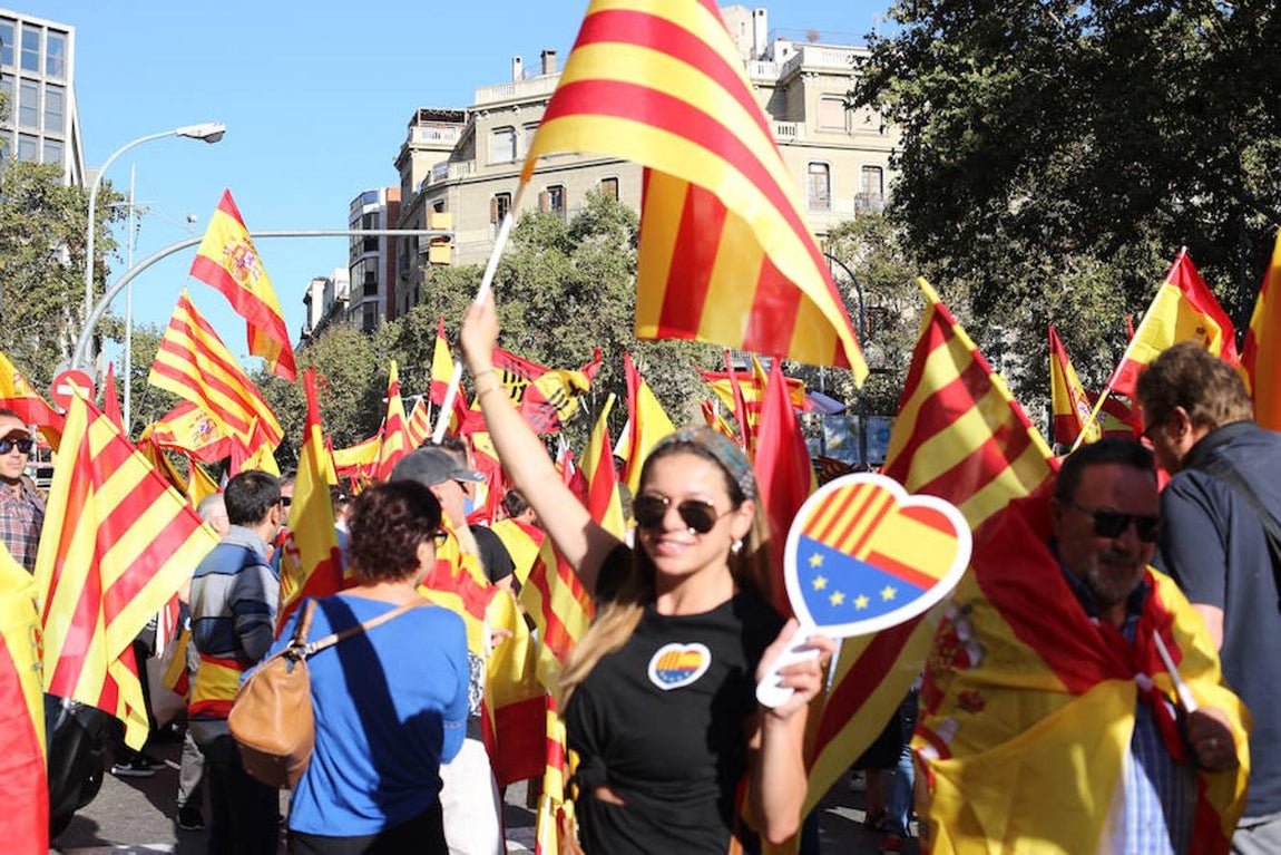 La manifestación de Barcelona por la unidad de España, en imágenes. 