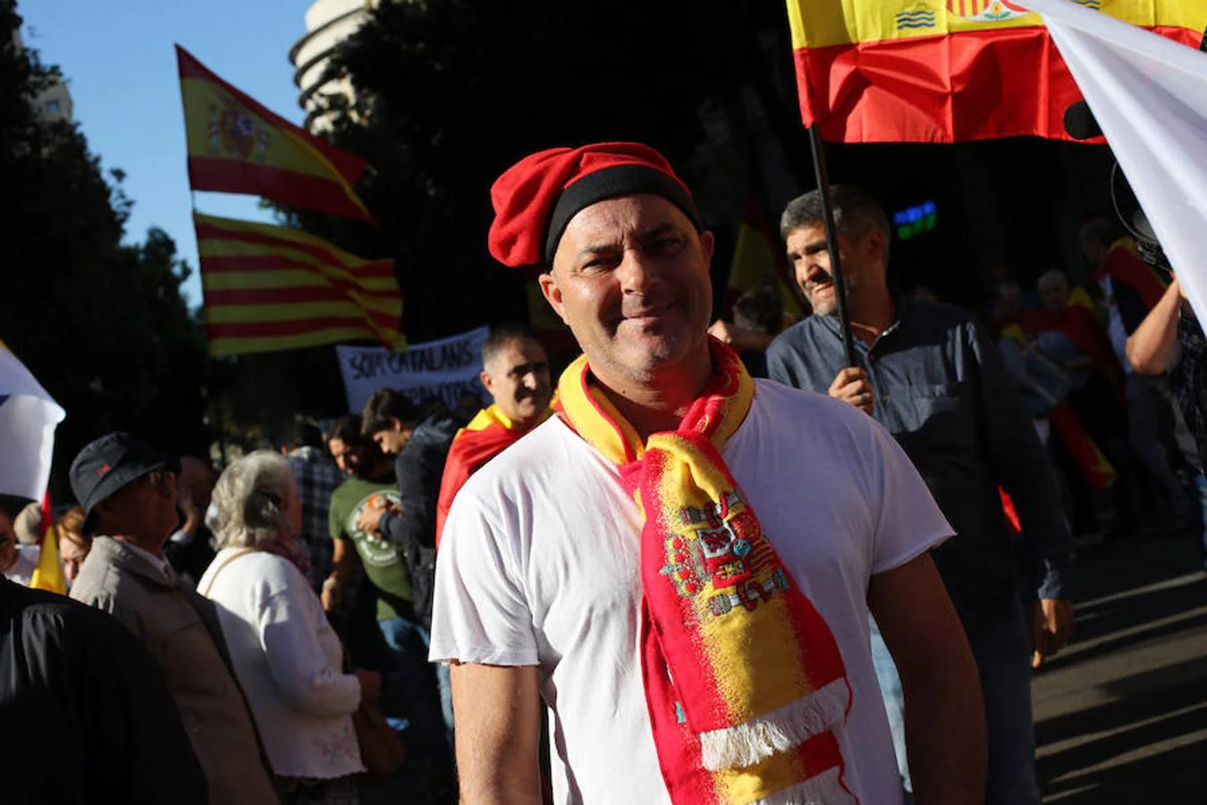 La manifestación de Barcelona por la unidad de España, en imágenes. 
