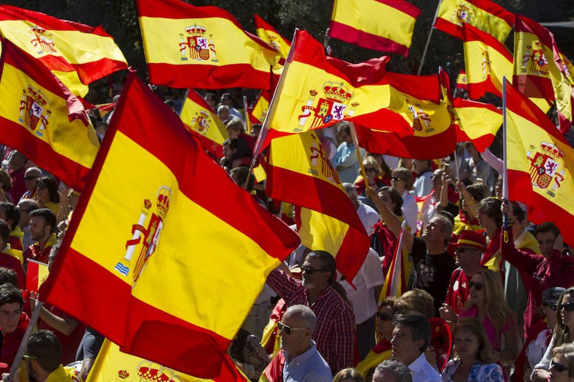 La manifestación de Barcelona por la unidad de España, en imágenes. 