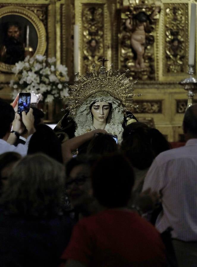 La Virgen de la Salud de San Gonzalo en la parroquia del Sagrario en besamanos