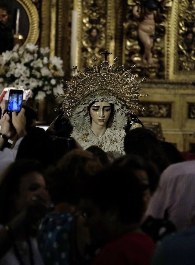 La Virgen de la Salud de San Gonzalo en la parroquia del Sagrario en besamanos