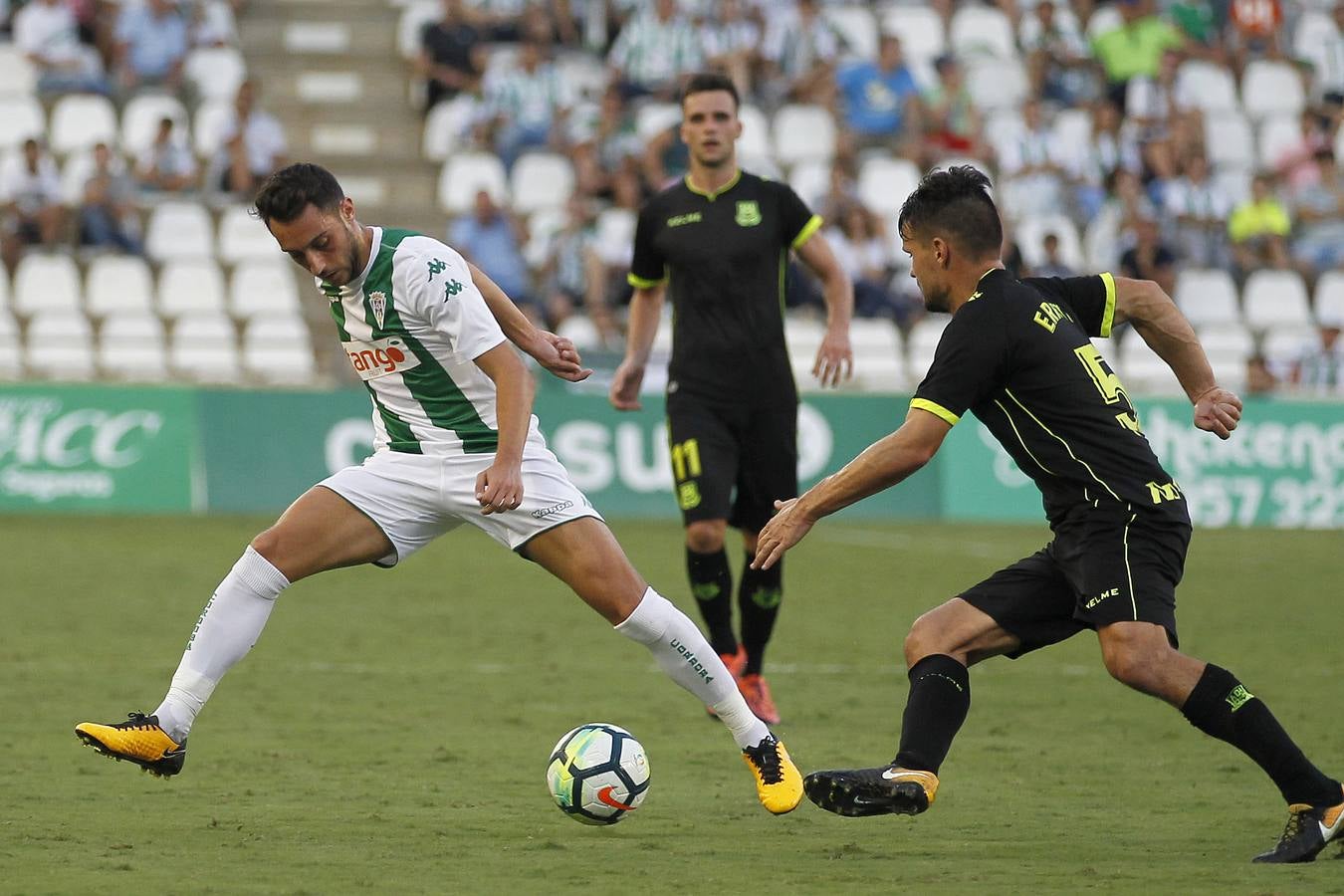 La goleada del Córdoba al Alcorcón, en imágenes