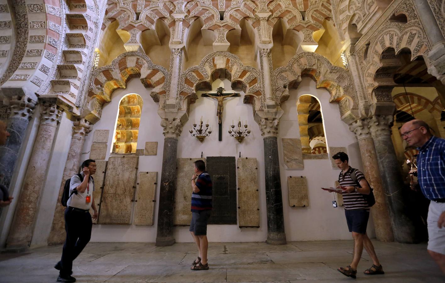 Recorrido en imágenes por el arte funerario de la Mezquita-Catedral