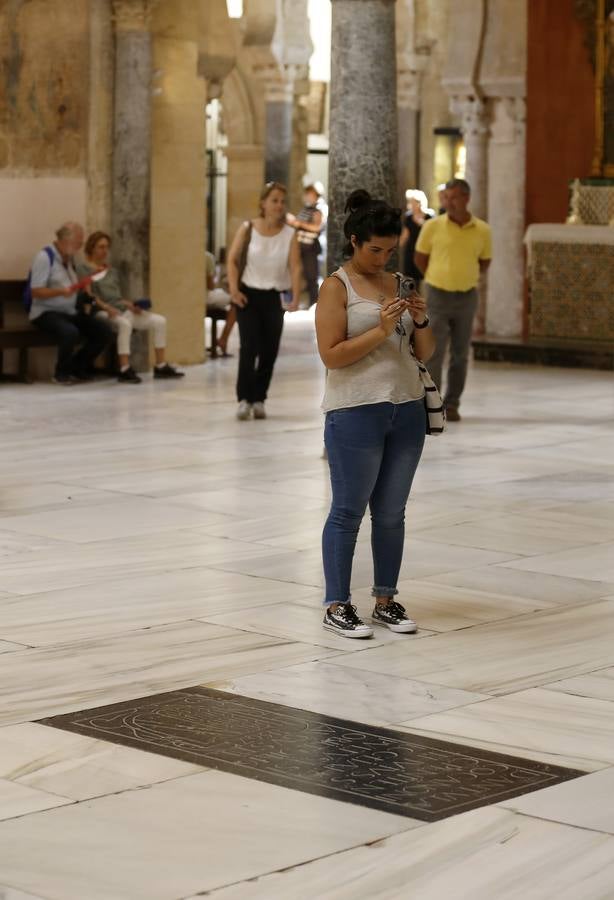 Recorrido en imágenes por el arte funerario de la Mezquita-Catedral