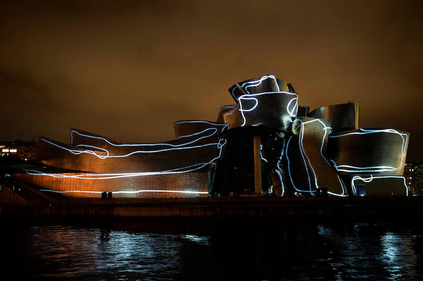 En imágenes: Imponente espectáculo de luz y color en el Guggenheim para conmemorar su XX aniversario