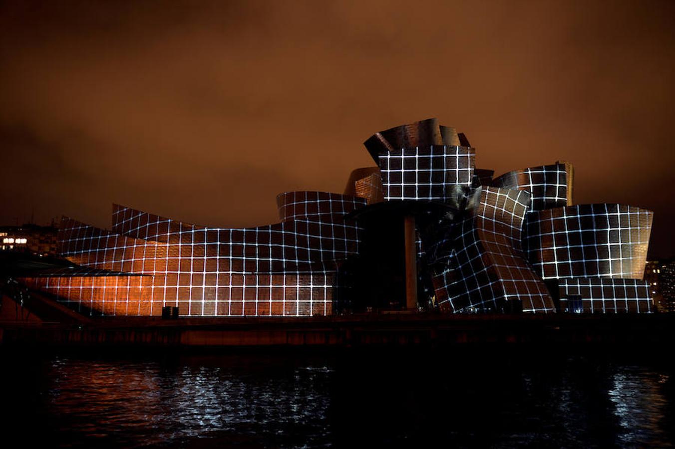 En imágenes: Imponente espectáculo de luz y color en el Guggenheim para conmemorar su XX aniversario