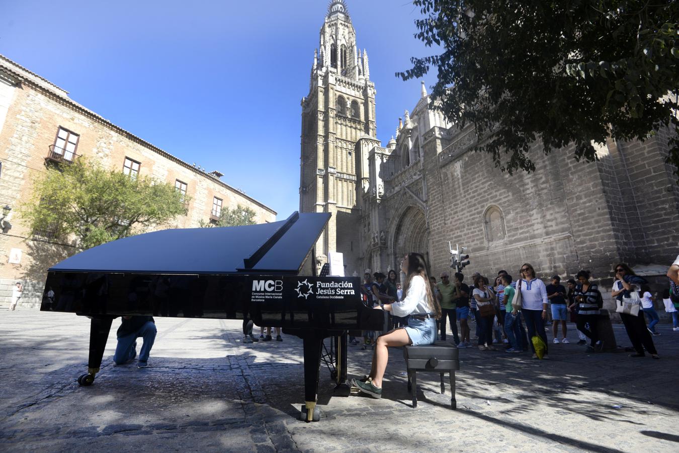 Los pianos de cola, por las calles de Toledo