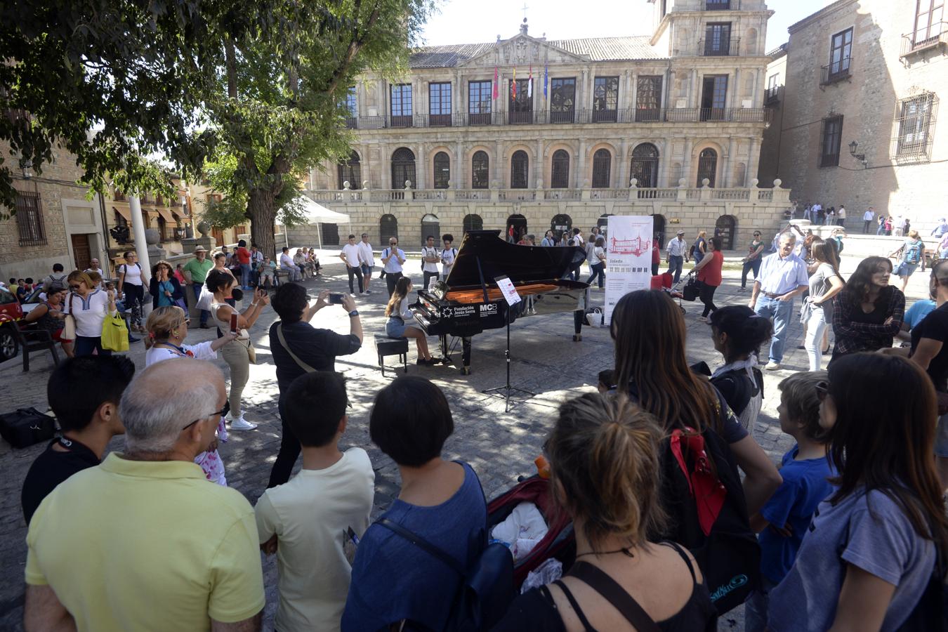 Los pianos de cola, por las calles de Toledo