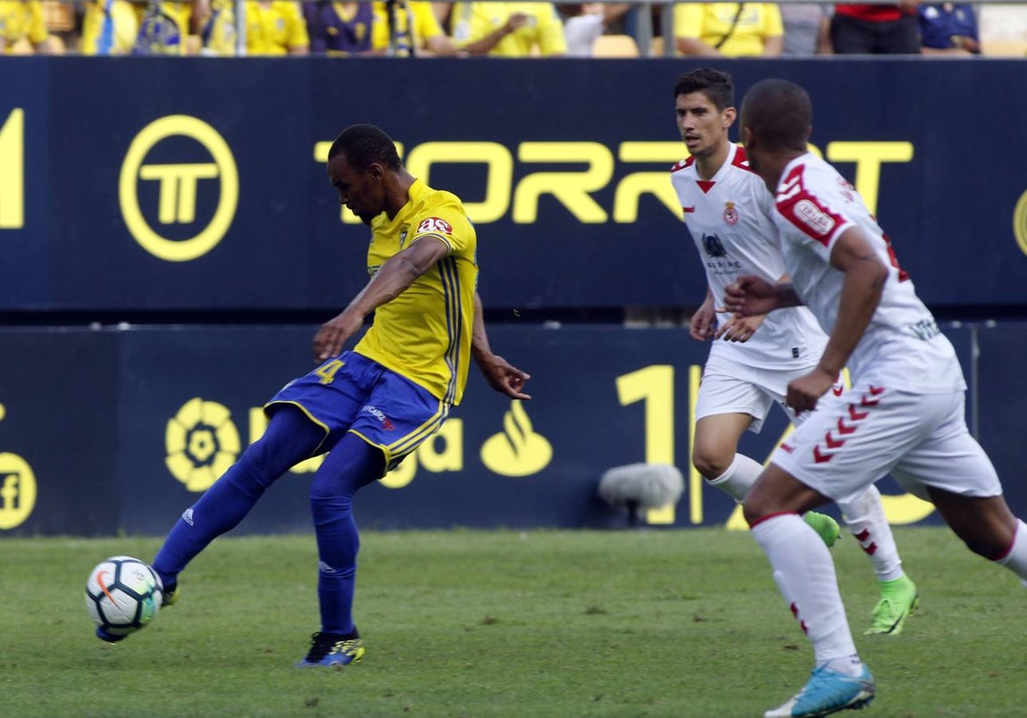 Las mejores imágenes del duelo entre el Cádiz CF y la Cultural Leonesa