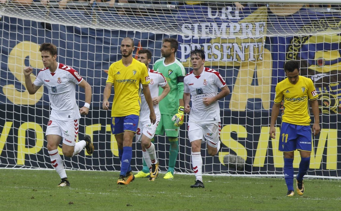 Las mejores imágenes del duelo entre el Cádiz CF y la Cultural Leonesa