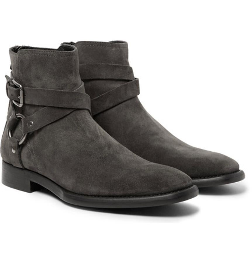 Botines de Dolce&amp;Gabbana. Dolce&amp;gabbana propone este modelo en color gris con hebillas laterales (Precio: 875 euros)