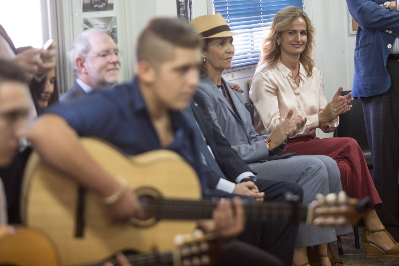 La Infanta Elena visita la Fundación Alalá en Sevilla