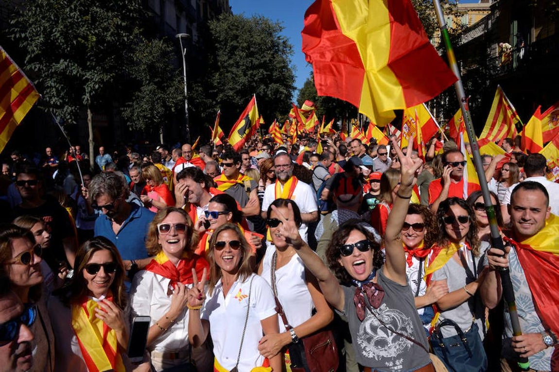 La manifestación de Barcelona por la unidad de España, en imágenes. 