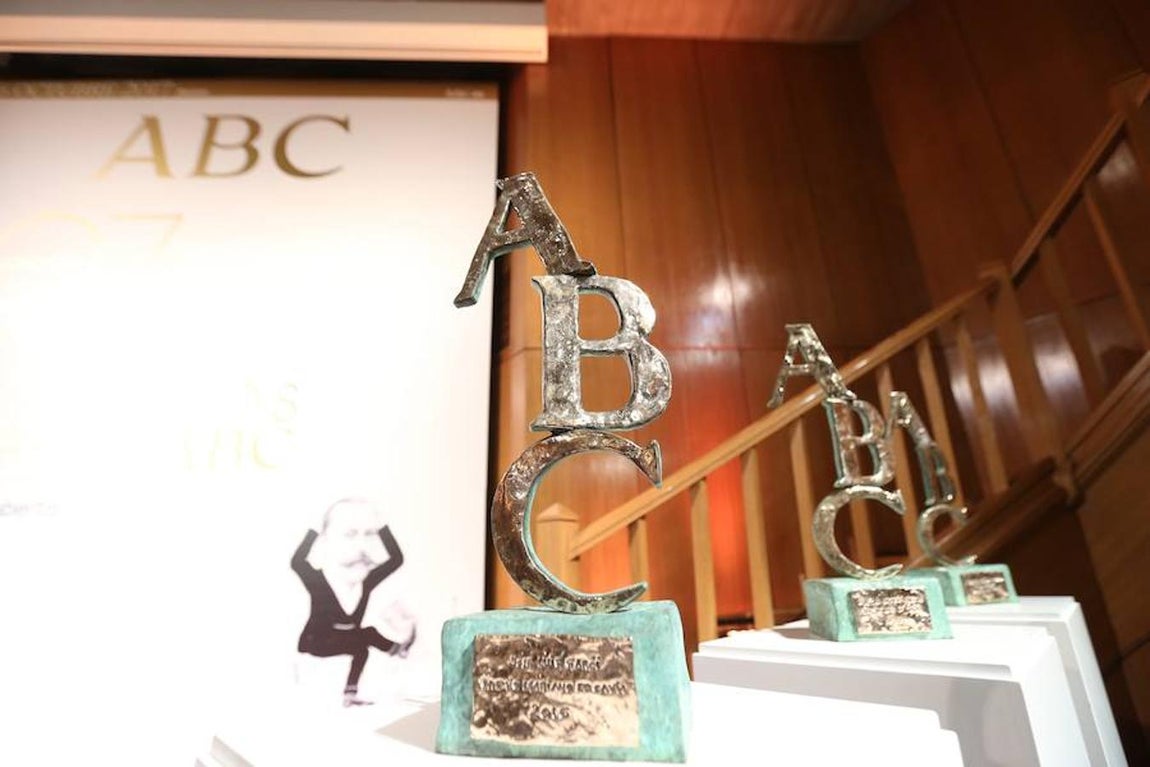 Vista de los Premios Mariano de Cavia, Luca de Tena y Mingote. Jaime García