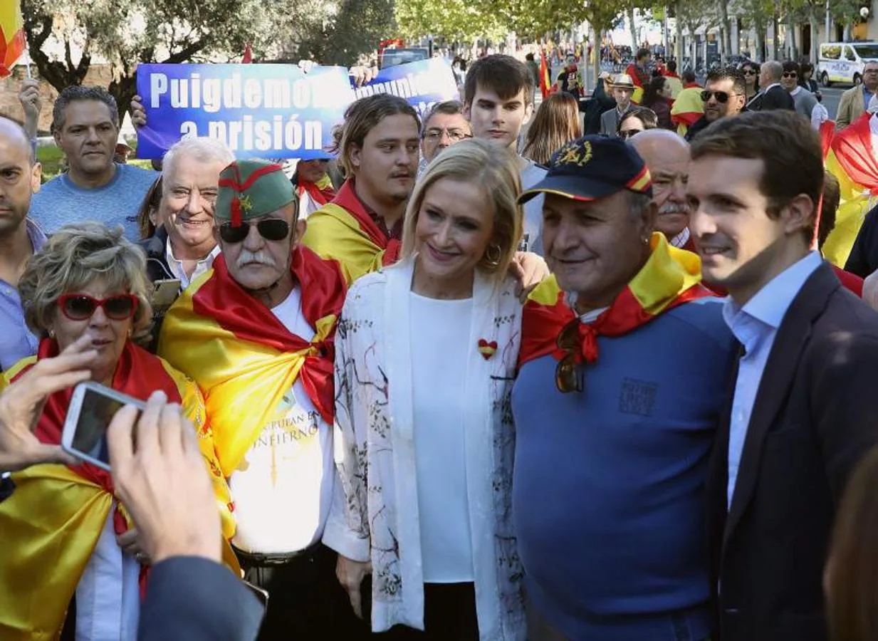 Al acto han acudido, entre otros, el vicesecretario del PP Pablo Casado y la presidenta de la Comunidad de Madrid, Cristina Cifuentes. 