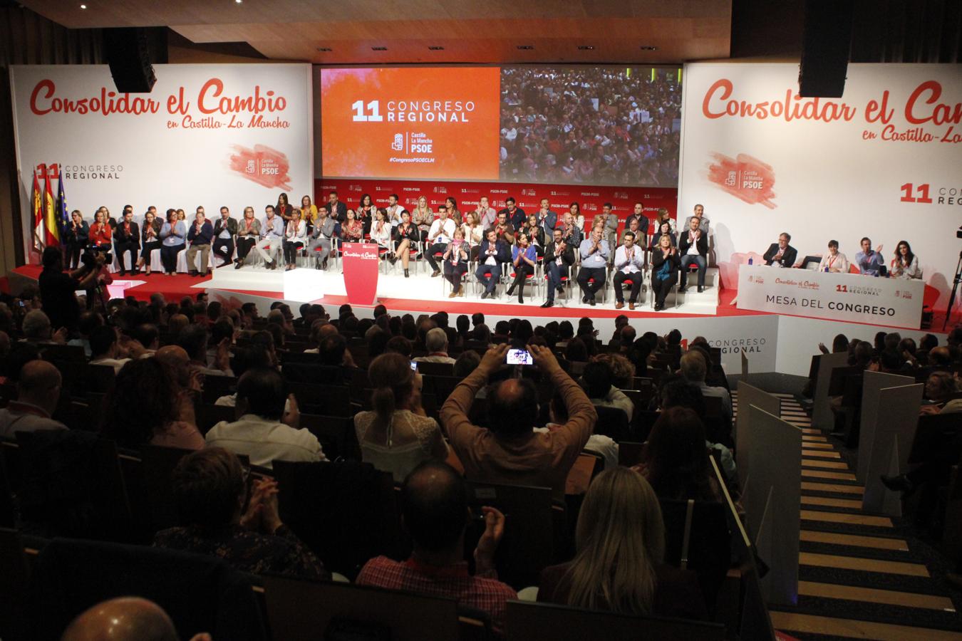 La clausura del Congreso regional del PSOE, en imágenes