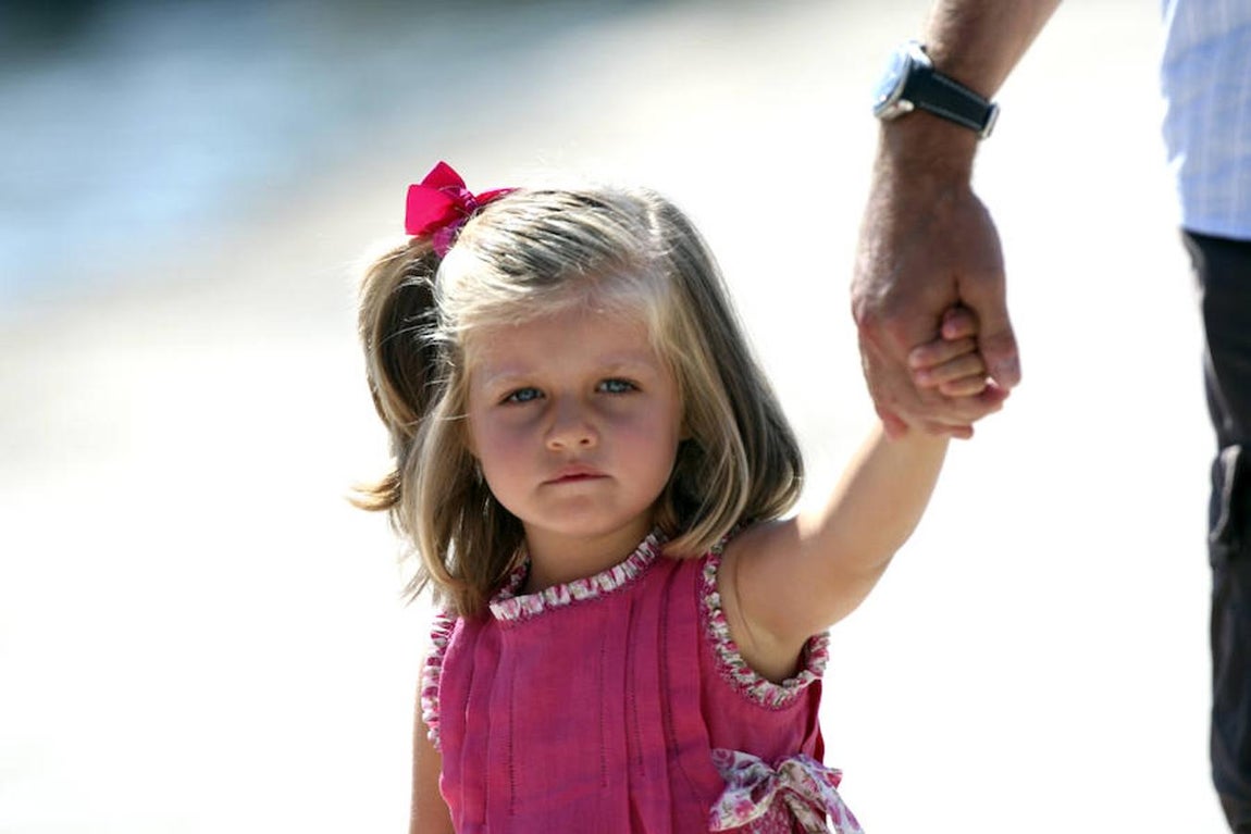 Su hijo, Alfonso XII, estudió en colegios extranjeros durante el exilio, y la restauración de la Monarquía le sorprendió con diecisiete años en la Academia Militar de Sandhurst, en Inglaterra, y tuvo que interrumpir sus estudios. 
