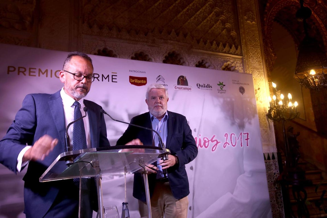 Los premiados recogen su galardón y agradecen el reconocimiento