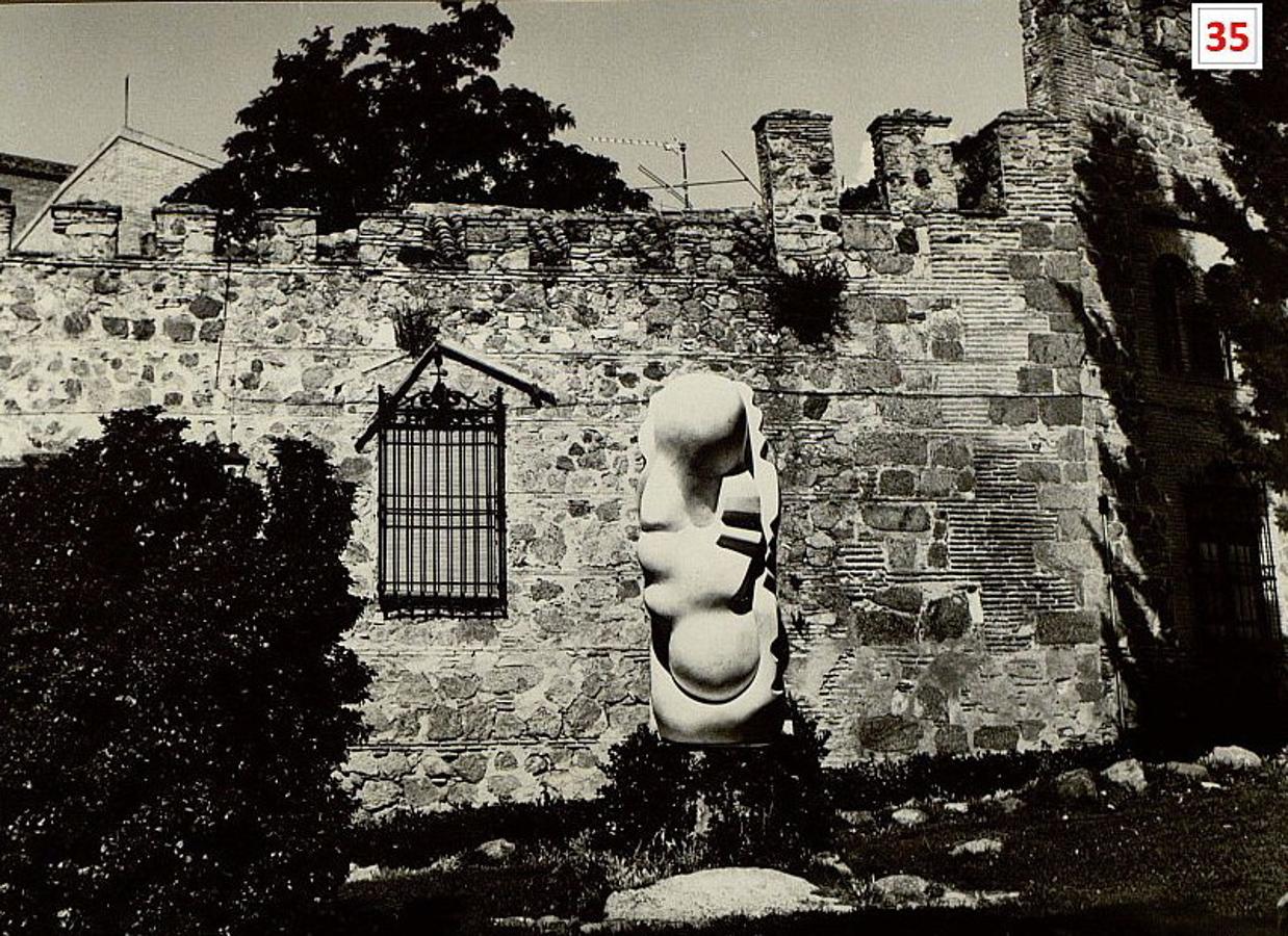 Fotomontaje bº 35. Ubicación elegida en la plaza de San Juan de los Reyes. FOTO ARCHIVO MUNCIIPAL DE TOLEDO. 