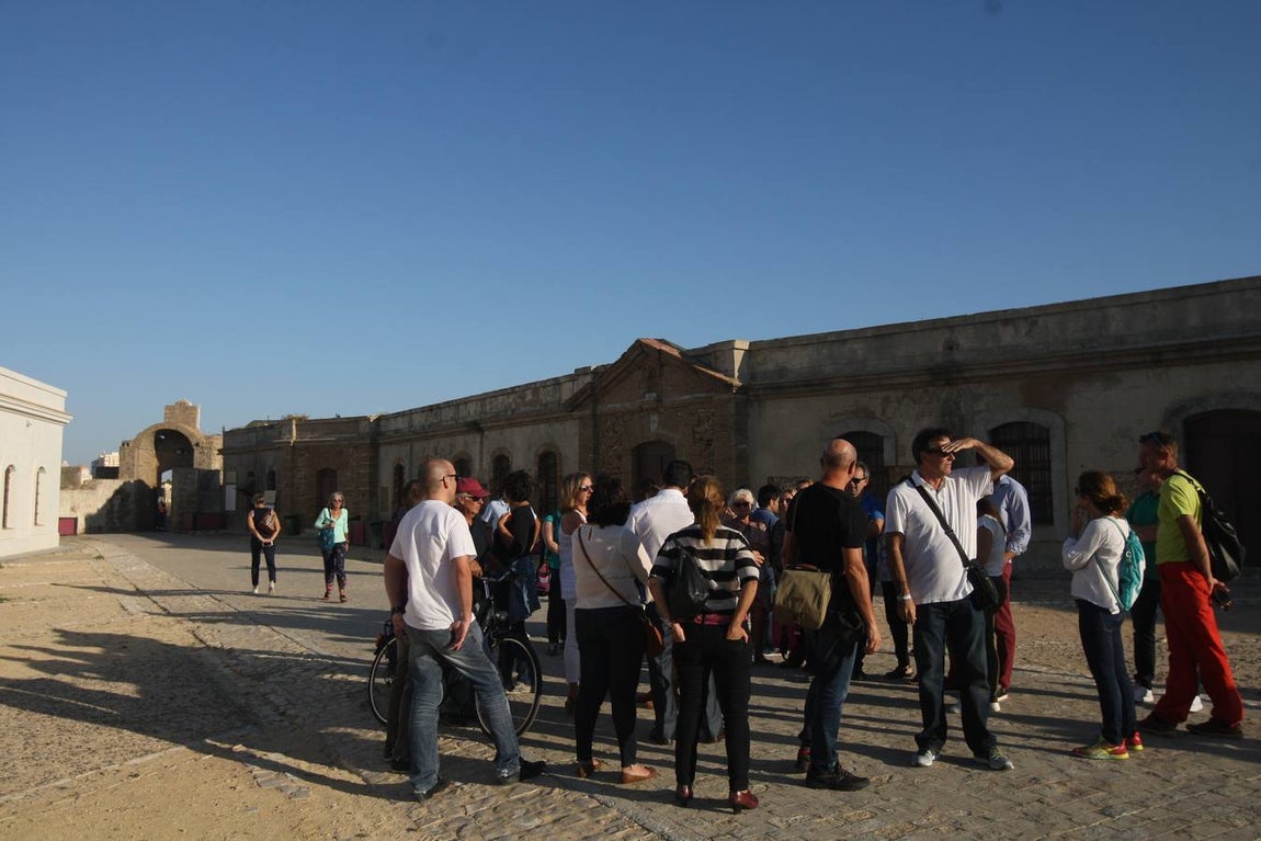 Fotos: Ruta guiada por los lugares del maremoto del Cádiz