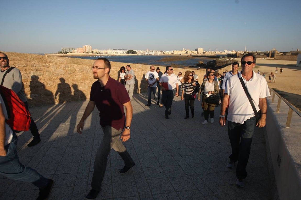 Fotos: Ruta guiada por los lugares del maremoto del Cádiz